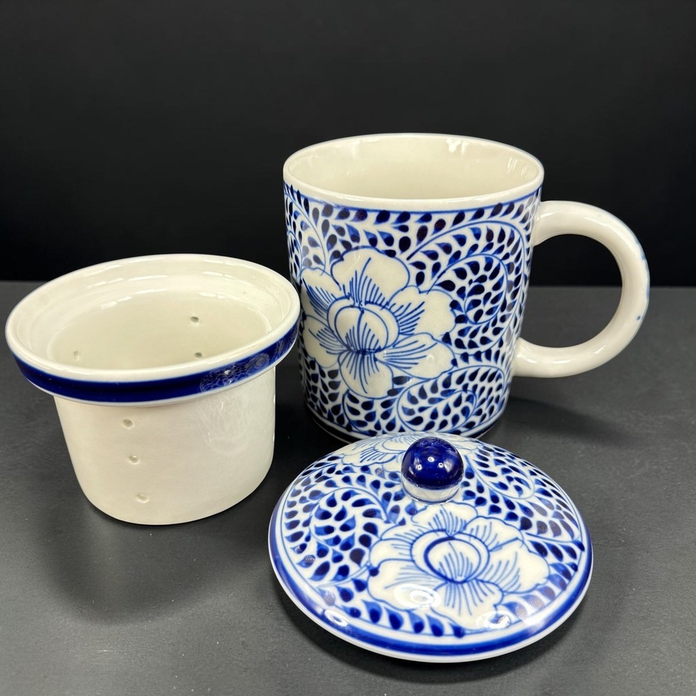 Serry Blue and White Floral Ceramic Tea Mug with Lid and Infuser 3 Piece Set VTG